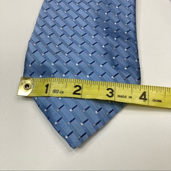 3/$30 J. Ferrar | Mens Blue Geometric Silk Necktie - Picture 4 of 5